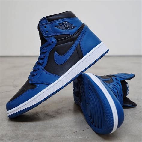 jordan 1 high dark blue.